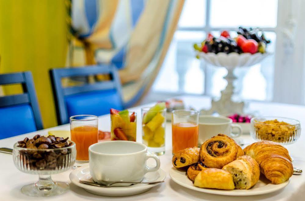 Hotel Aneto Lourdes Eksteriør billede
